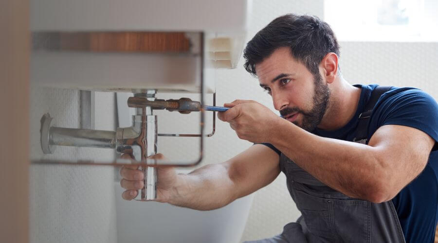 Professional sink repair services in Cincinnati, IA